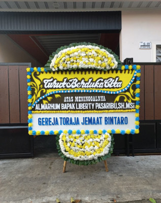 Papan Bunga Duka di Masohi